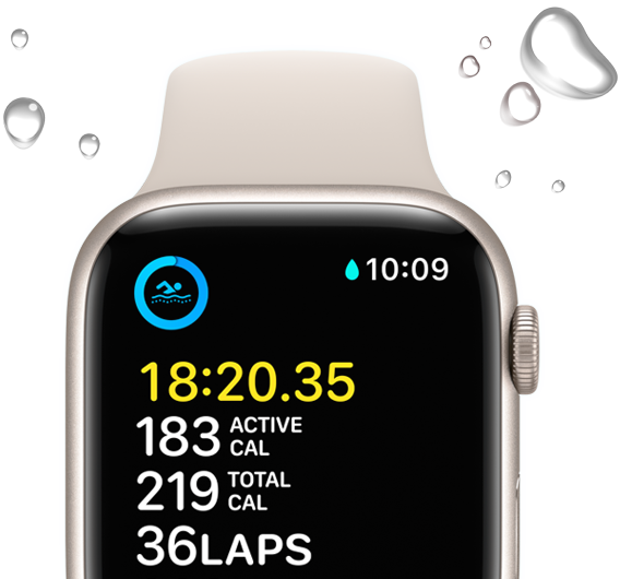 Apple Watch SE menampilkan layar latihan berenang dengan tetesan air di sekeliling perangkat.